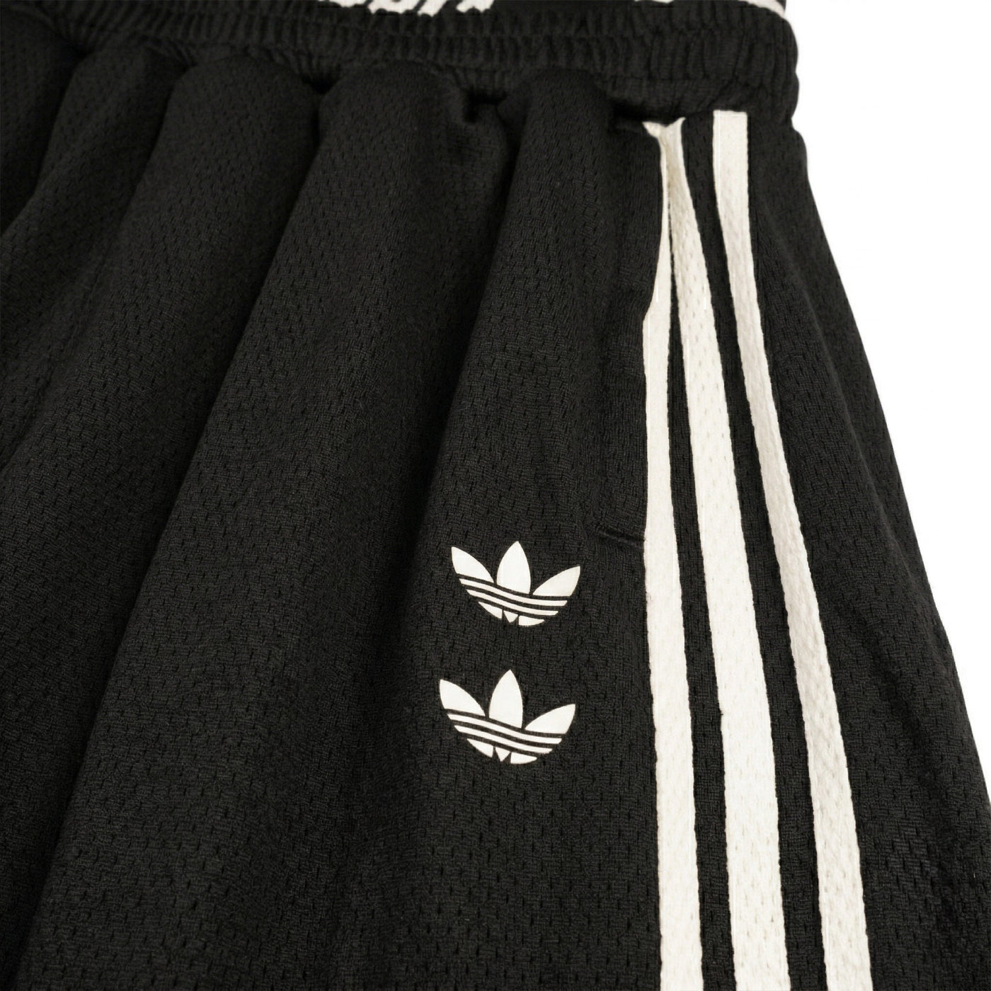 Short Adidas x Willy Chavarria en mesh