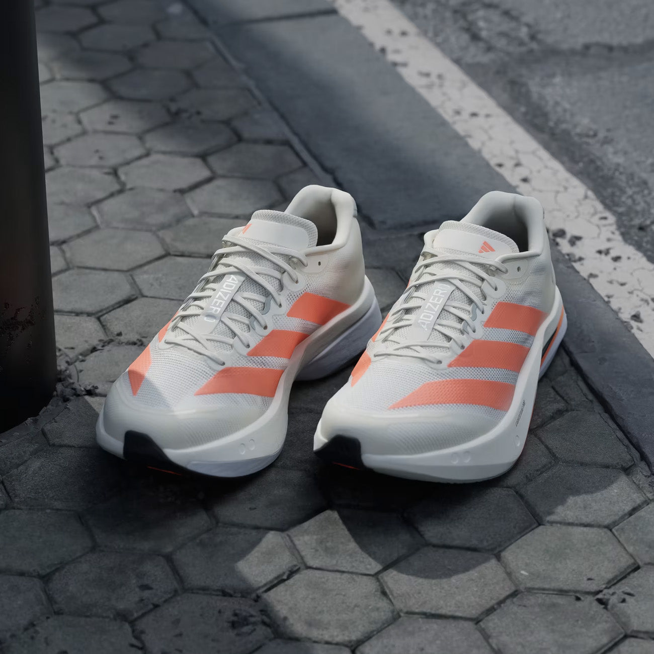 adidas Adizero Boston 13 M Hommes Blanc cassé Orange Gris