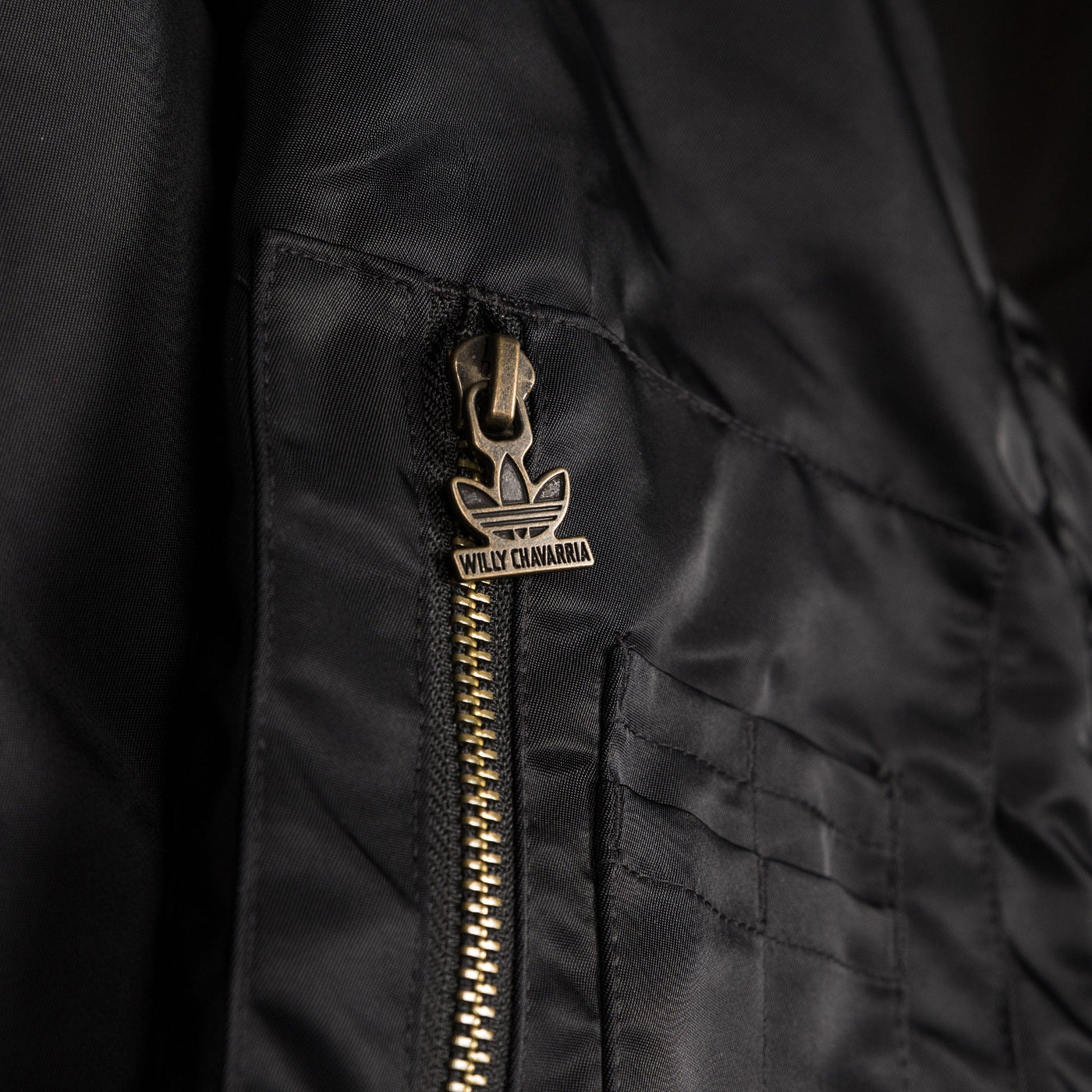Blouson aviateur en satin Adidas x Willy Chavarria