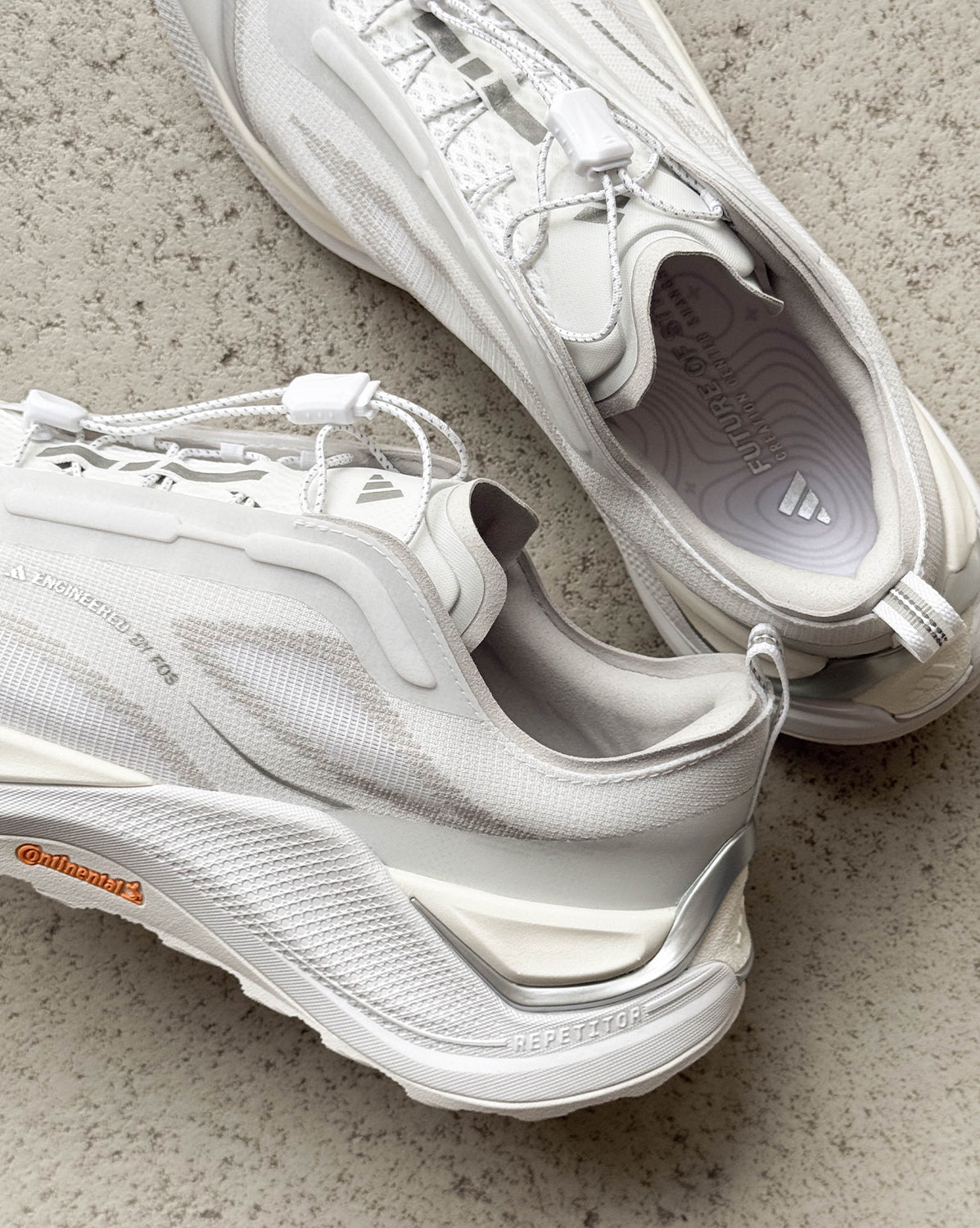 Adidas	Holo Peak