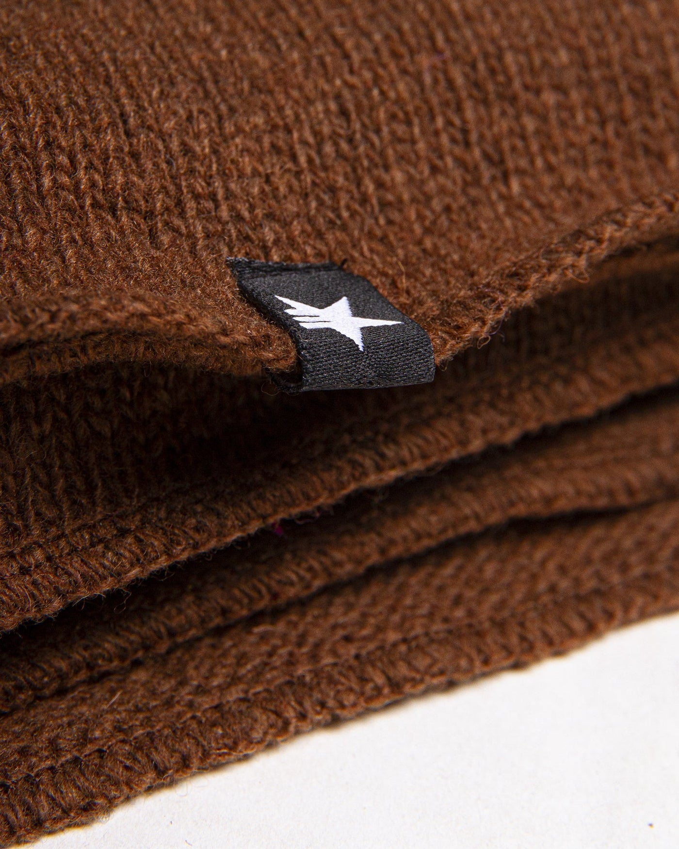 Esperando Zoe foulard triangulaire marron foncé
